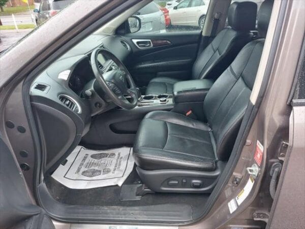 2013 Nissan Pathfinder Platinum 184,529 mi - Image 2