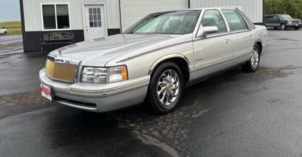1999 Cadillac DeVille - Image 2