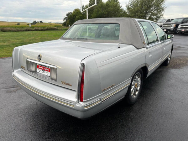 1999 Cadillac DeVille - Image 5