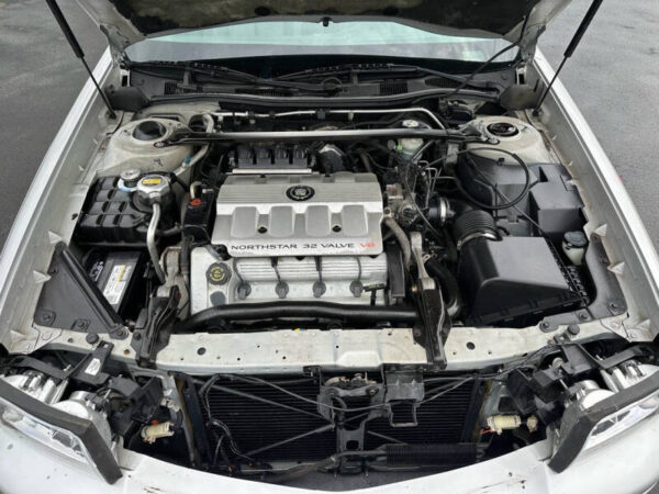 1999 Cadillac DeVille - Image 10