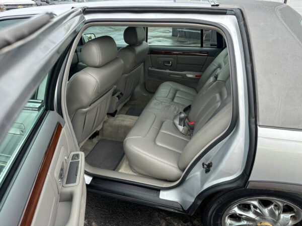1999 Cadillac DeVille - Image 13