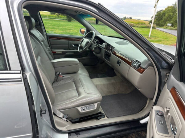 1999 Cadillac DeVille - Image 16