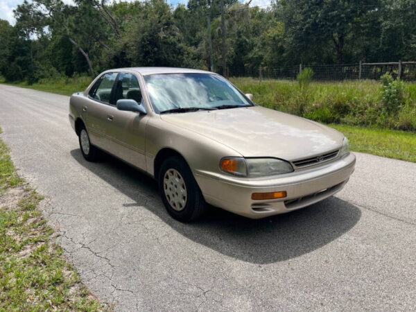 1996 Toyota Camry - Image 2