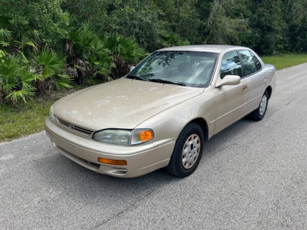 1996 Toyota Camry - Image 3