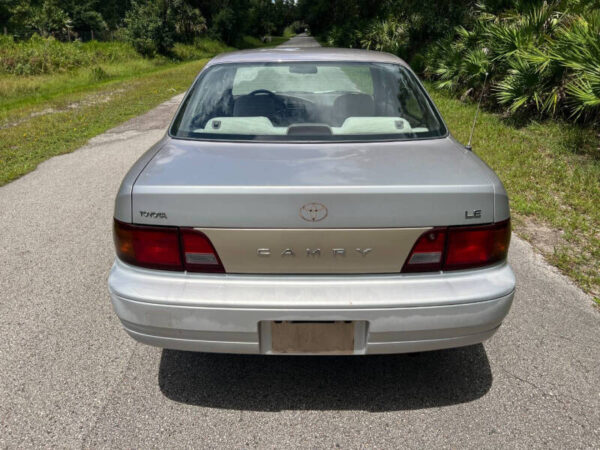 1996 Toyota Camry - Image 10