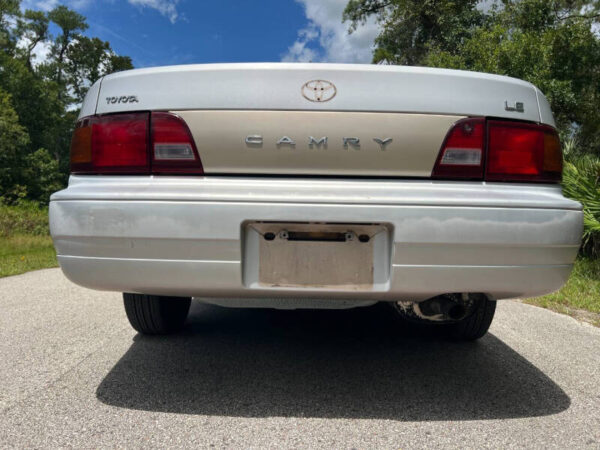 1996 Toyota Camry - Image 11