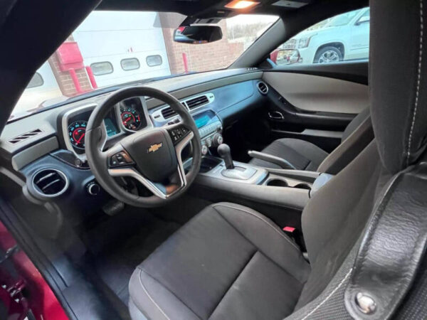 2015 Chevrolet Camaro - Image 9