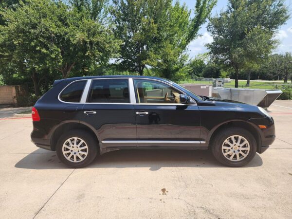 2009 Porsche Cayenne - Image 2