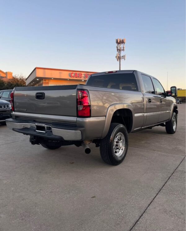 2007 Chevrolet Silverado 2500 HD - Image 5