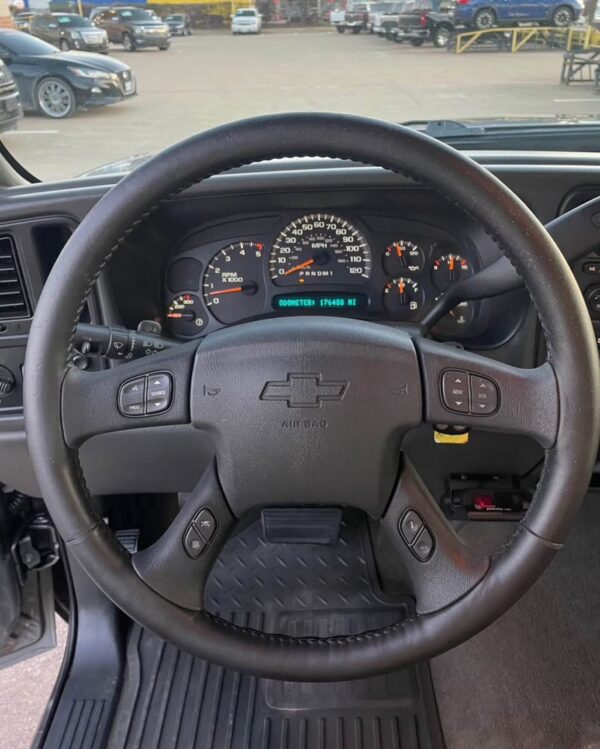 2007 Chevrolet Silverado 2500 HD - Image 13
