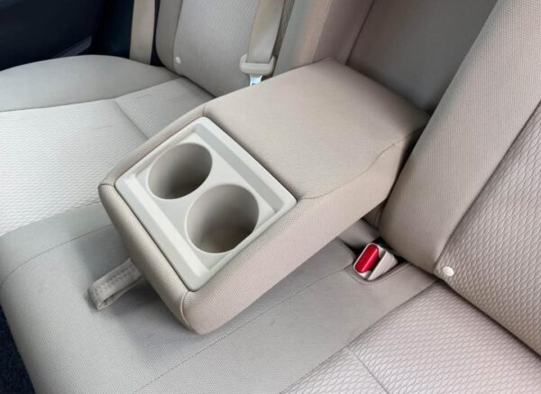 2015 Toyota Corolla LE Sedan - Image 9
