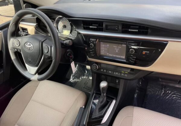 2015 Toyota Corolla LE Sedan - Image 14