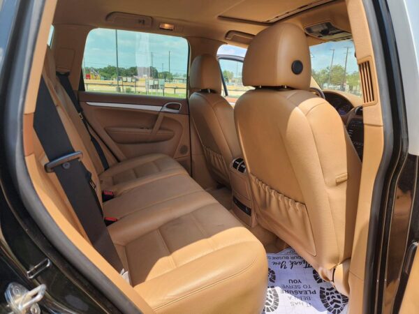 2009 Porsche Cayenne - Image 12