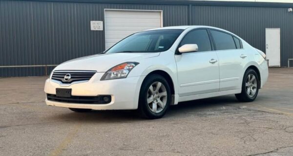 2009 Nissan Altima 2.5L - Image 2