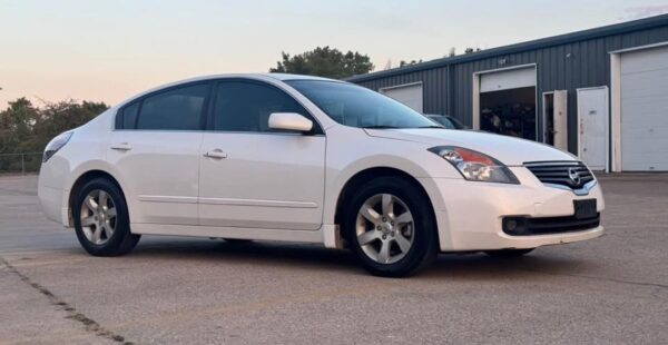 2009 Nissan Altima 2.5L - Image 3