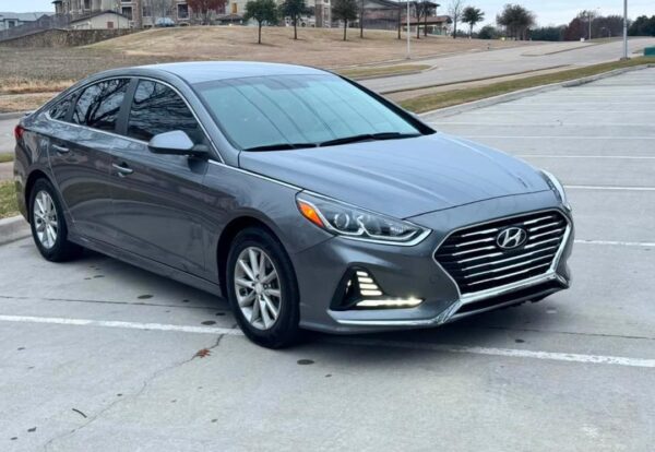 2019 Hyundai Sonata - Image 2
