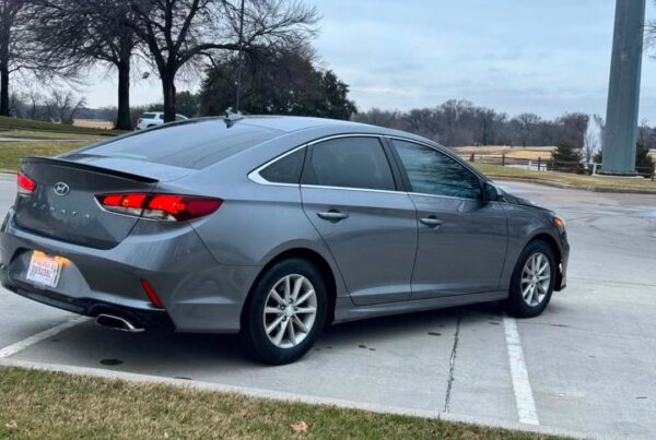 2019 Hyundai Sonata - Image 4