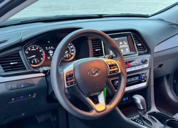 2019 Hyundai Sonata - Image 8