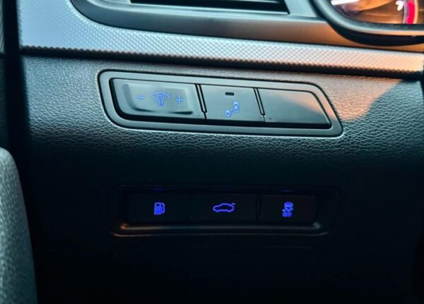 2019 Hyundai Sonata - Image 14