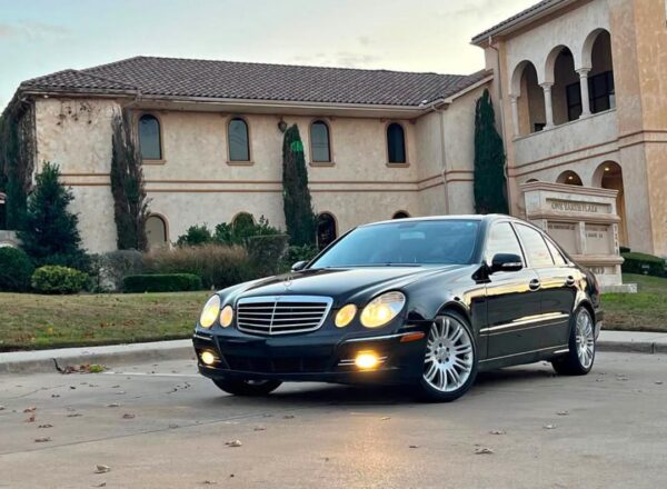 2008 mercedes E350 - Image 2