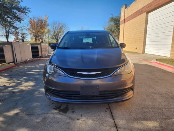 2018 Crysler Pacifica Touring Edition - Image 5