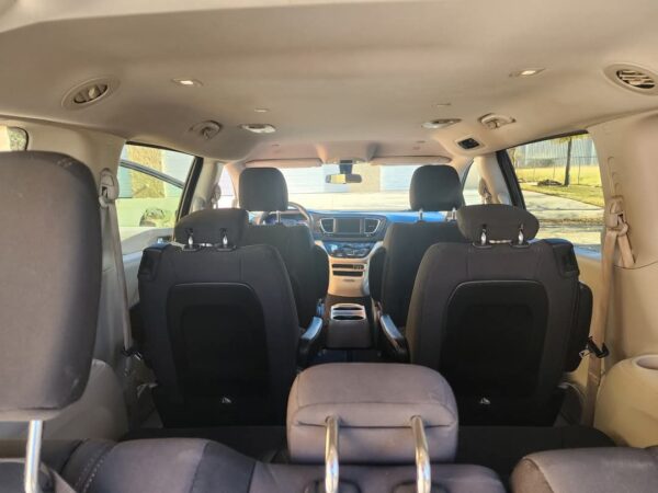 2018 Crysler Pacifica Touring Edition - Image 11