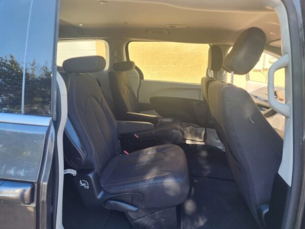 2018 Crysler Pacifica Touring Edition - Image 15