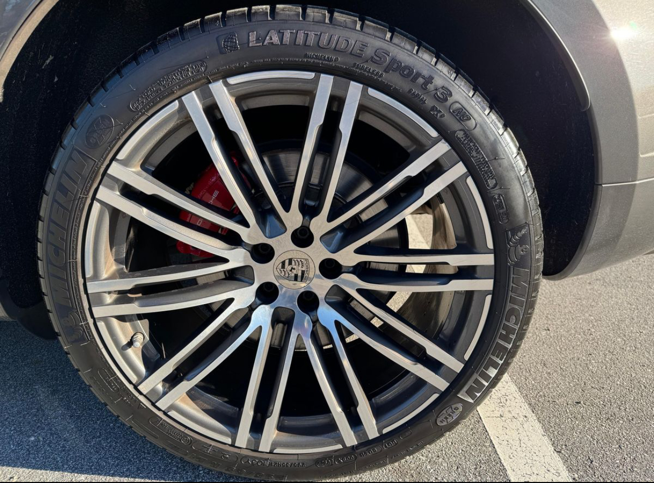 2015 Porsche Macan Turbo - Image 17