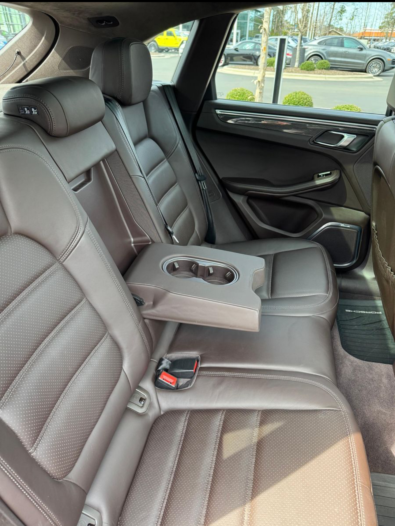 2015 Porsche Macan Turbo - Image 29