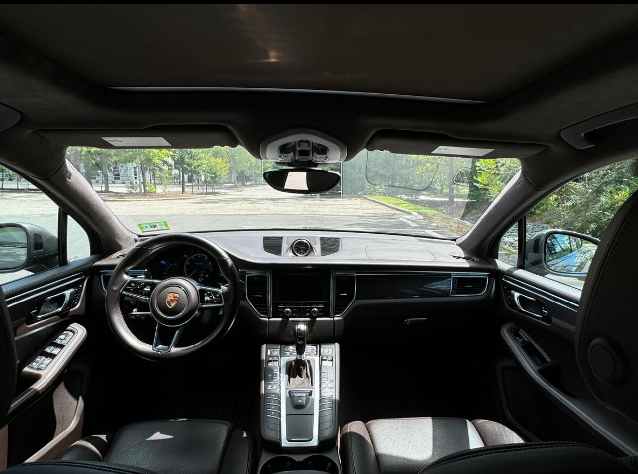 2015 Porsche Macan Turbo - Image 34