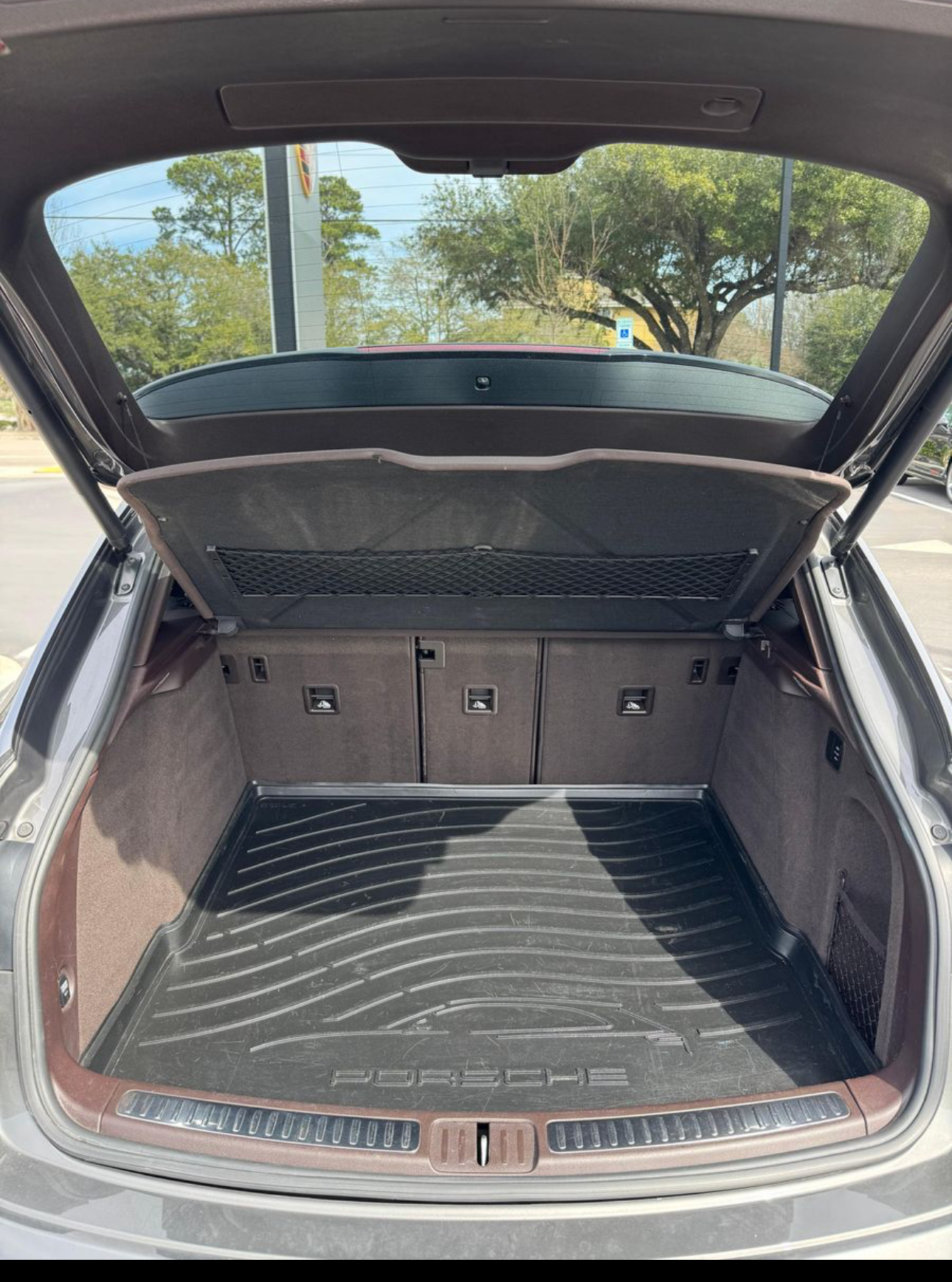 2015 Porsche Macan Turbo - Image 40