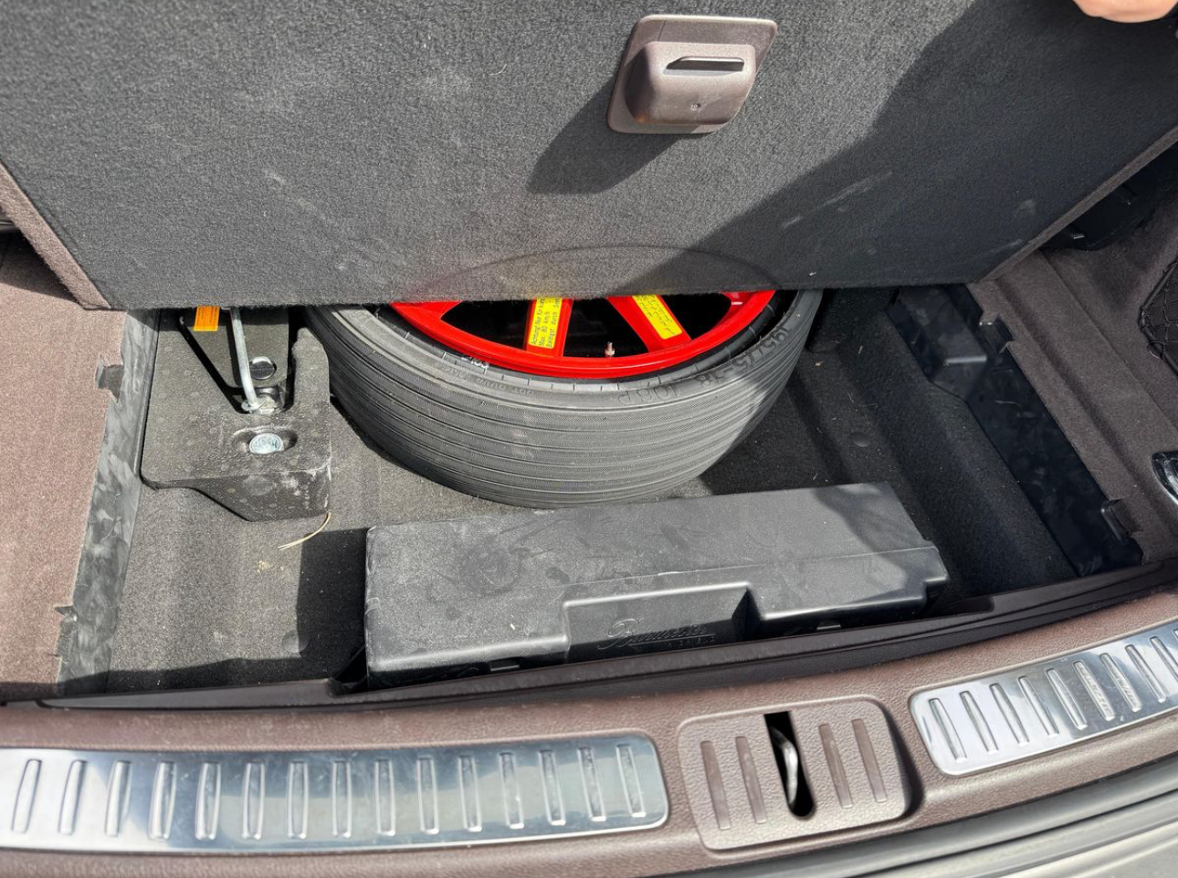 2015 Porsche Macan Turbo - Image 39