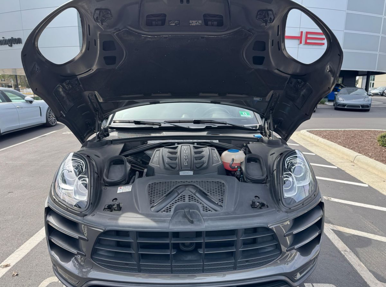 2015 Porsche Macan Turbo - Image 38