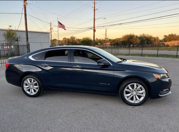 2018 Chevrolet impala LT Sedan 4D - Image 3