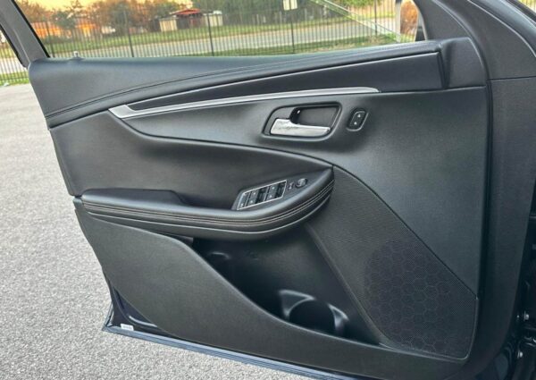 2018 Chevrolet impala LT Sedan 4D - Image 19