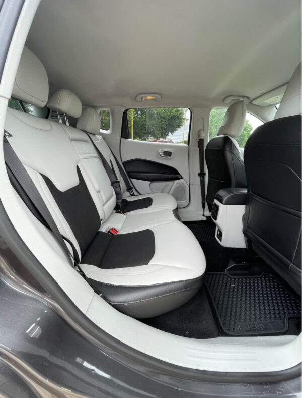 2018 Jeep Compass · Latitude Sport Utility 4D - Image 11