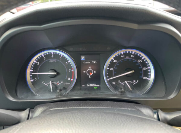 2017 Toyota Highlander · XLE Sport Utility 4D - Image 16