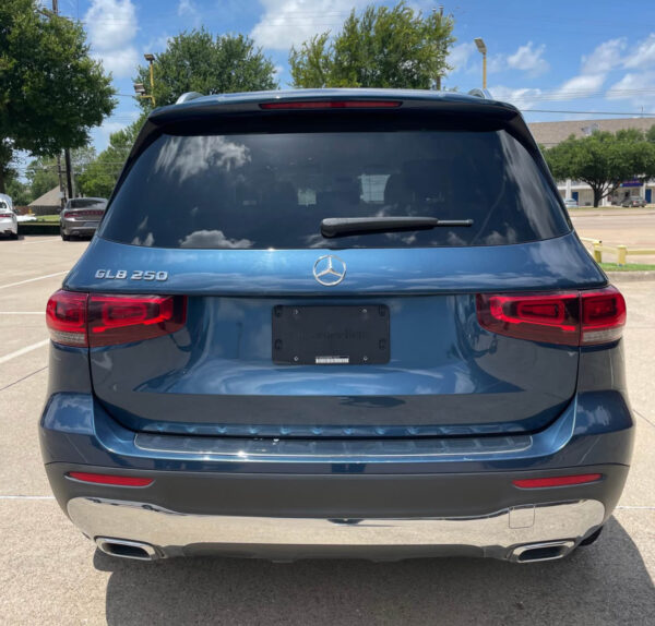 2021 Mercedes-Benz GLB · GLB 250 Sport Utility 4D - Image 4