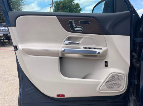 2021 Mercedes-Benz GLB · GLB 250 Sport Utility 4D - Image 9