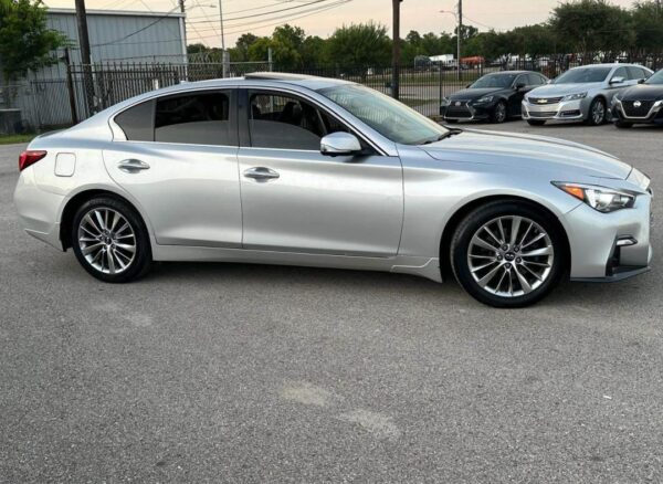 2018 Infiniti Q50 · 3.0t LUXE Sedan 4D