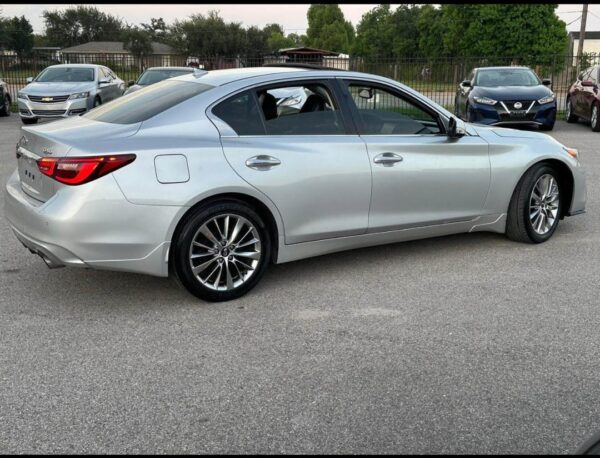 2018 Infiniti Q50 · 3.0t LUXE Sedan 4D - Image 6