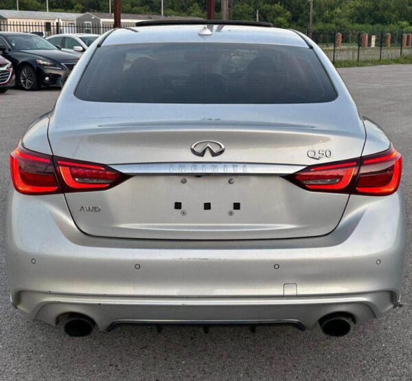 2018 Infiniti Q50 · 3.0t LUXE Sedan 4D - Image 9