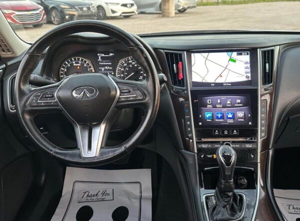 2018 Infiniti Q50 · 3.0t LUXE Sedan 4D - Image 12