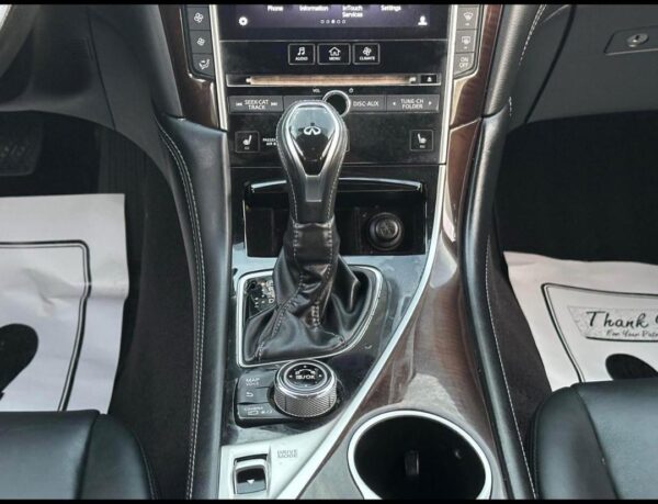 2018 Infiniti Q50 · 3.0t LUXE Sedan 4D - Image 15