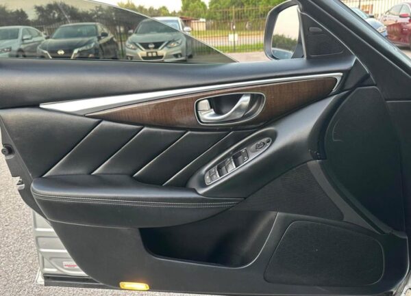 2018 Infiniti Q50 · 3.0t LUXE Sedan 4D - Image 20