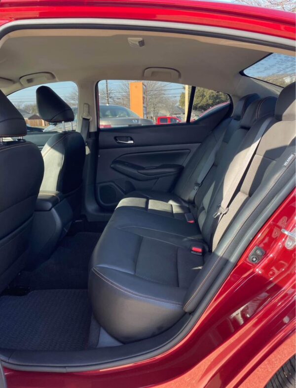 2021 Nissan Altima 2.5 SR Sedan 4D - Image 7