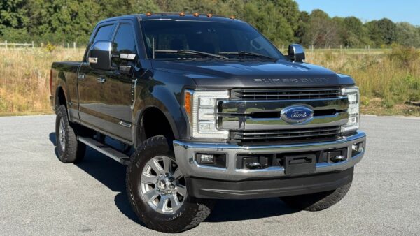 2018 Ford F-250 Lariat Crew Cab 6.7L V8 Powerstroke 4x4 - Image 2