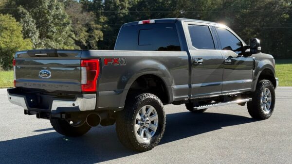 2018 Ford F-250 Lariat Crew Cab 6.7L V8 Powerstroke 4x4 - Image 3