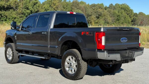 2018 Ford F-250 Lariat Crew Cab 6.7L V8 Powerstroke 4x4 - Image 4