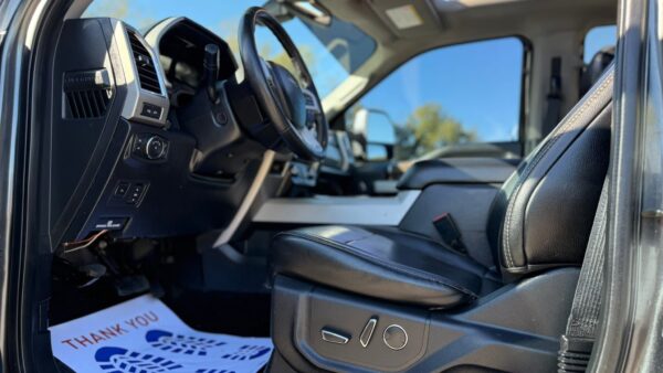 2018 Ford F-250 Lariat Crew Cab 6.7L V8 Powerstroke 4x4 - Image 9